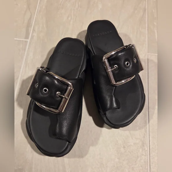 GUC 4CCCCEES Mellow Glow Sandals, Black - Picture 2 of 14